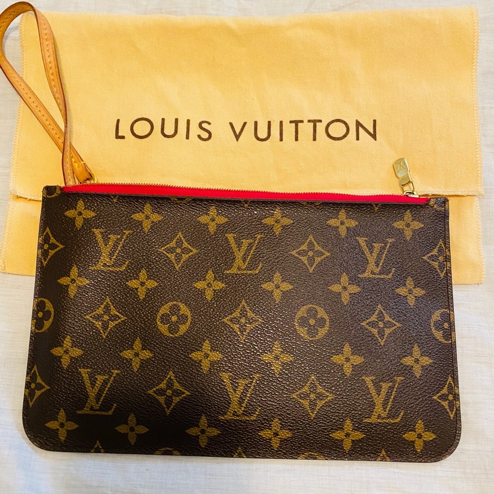 Louis Vuitton Neverfull MM Pouch